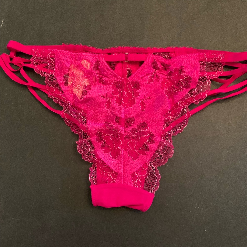 VICTORIA'S SECRET Very Sexy Cheekini - New